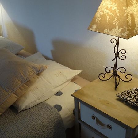 Bed and Breakfast Mas Les Fleurs D'Hilaire Монтё Экстерьер фото