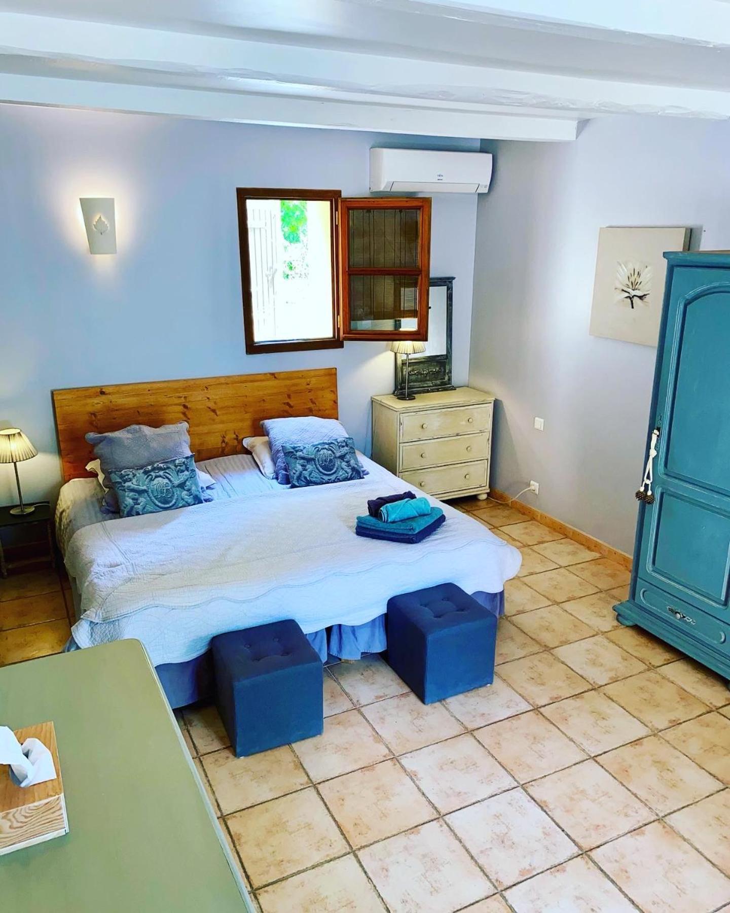 Bed and Breakfast Mas Les Fleurs D'Hilaire Монтё Экстерьер фото